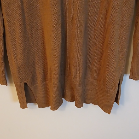 Old Navy V-Neck Sweater - Picture 4 of 7